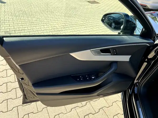 AUDI A4 AVANT (10/27)