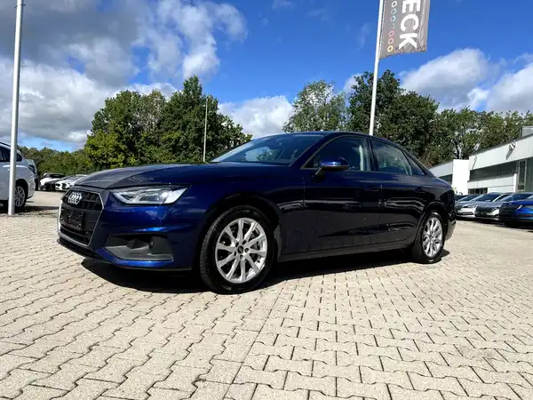 AUDI A4 (1/27)
