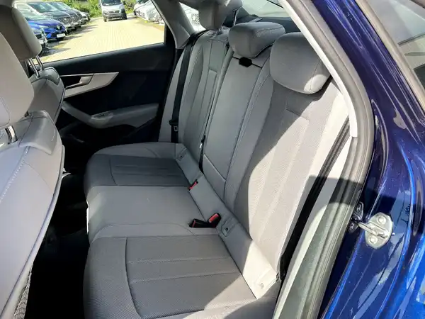 AUDI A4 (13/27)