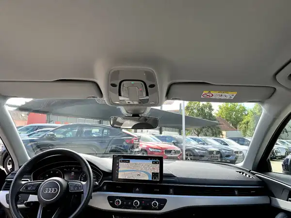 AUDI A4 (19/27)