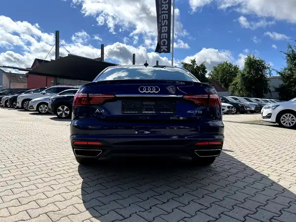 AUDI A4 (3/27)