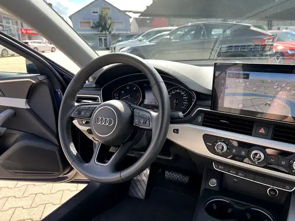 AUDI A4 (26/27)