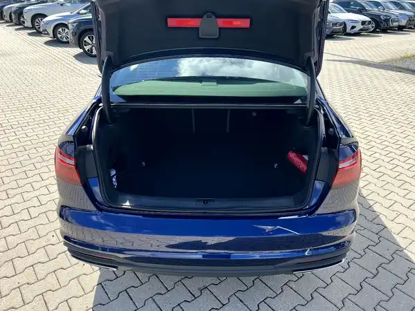 AUDI A4 (7/27)