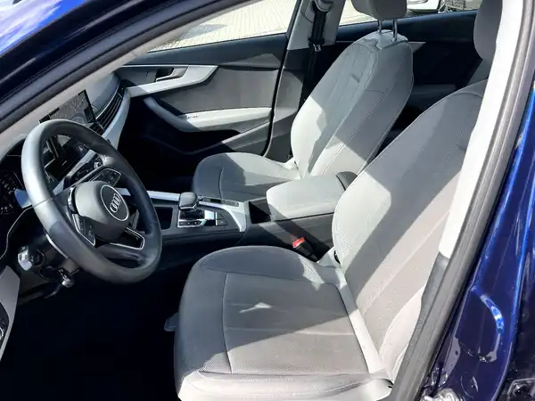 AUDI A4 (8/27)