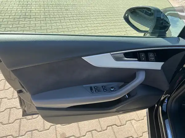 AUDI A5 SPORTBACK (11/29)