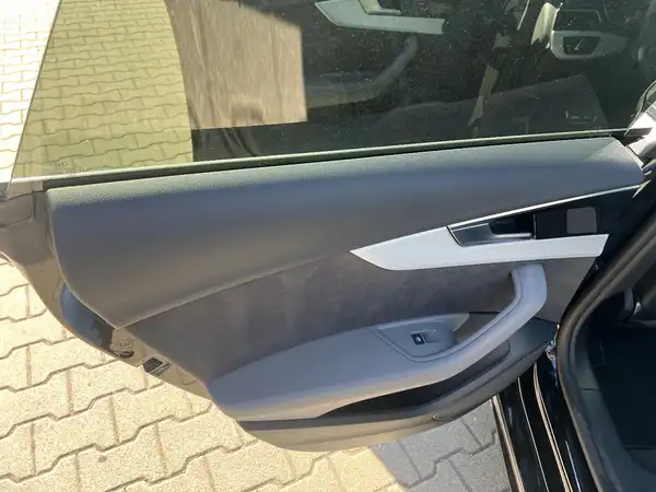 AUDI A5 SPORTBACK (12/29)