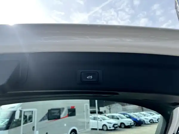 AUDI A6 AVANT (8/29)