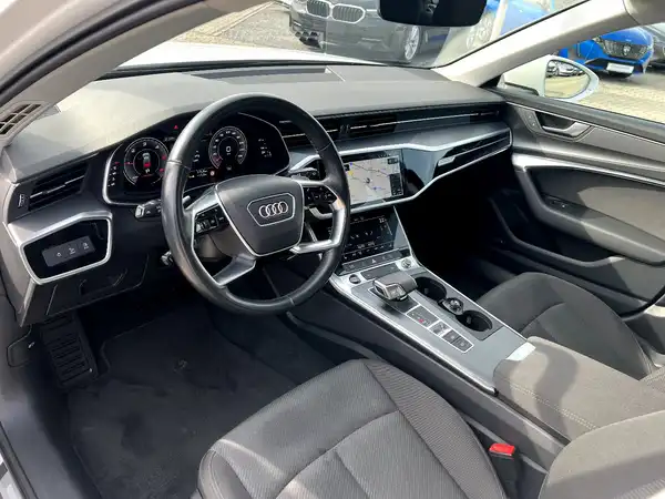 AUDI A6 AVANT (10/29)