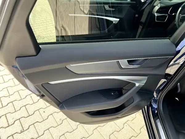 AUDI A6 AVANT (13/29)