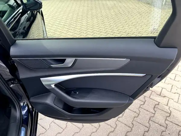 AUDI A6 AVANT (16/29)