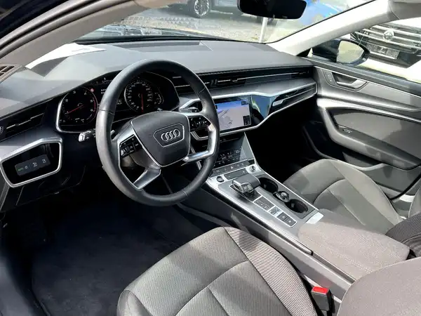 AUDI A6 AVANT (10/29)