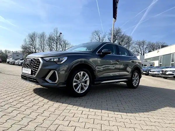 AUDI Q3 SPORTBACK (1/27)