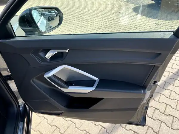 AUDI Q3 SPORTBACK (19/27)