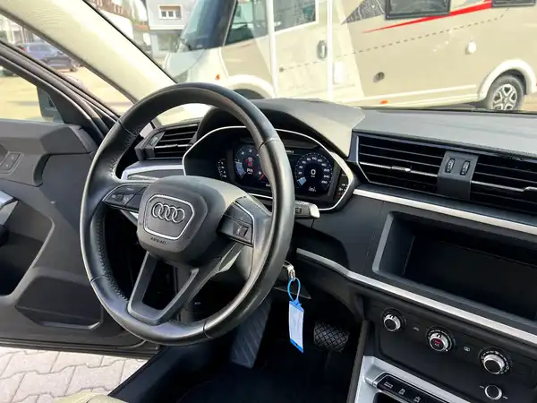 AUDI Q3 SPORTBACK (26/27)