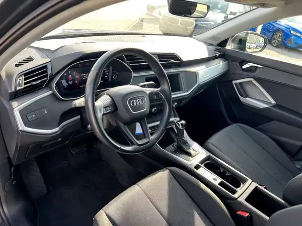 AUDI Q3 SPORTBACK (9/27)