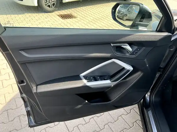 AUDI Q3 SPORTBACK (10/27)