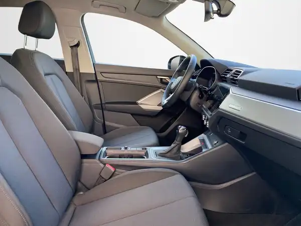 AUDI Q3 (12/20)