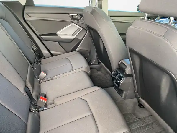 AUDI Q3 (13/20)