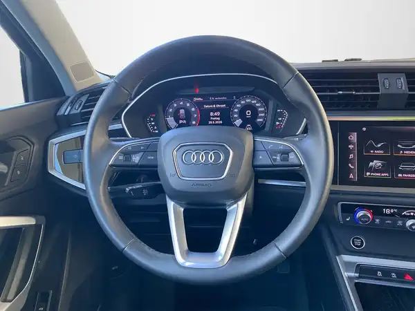 AUDI Q3 (10/20)