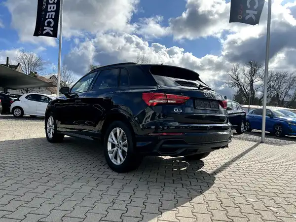 AUDI Q3 (2/27)