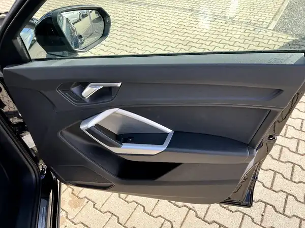 AUDI Q3 (19/27)