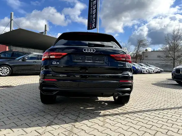 AUDI Q3 (3/27)