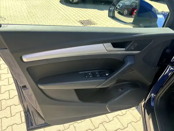 AUDI Q5 (11/28)