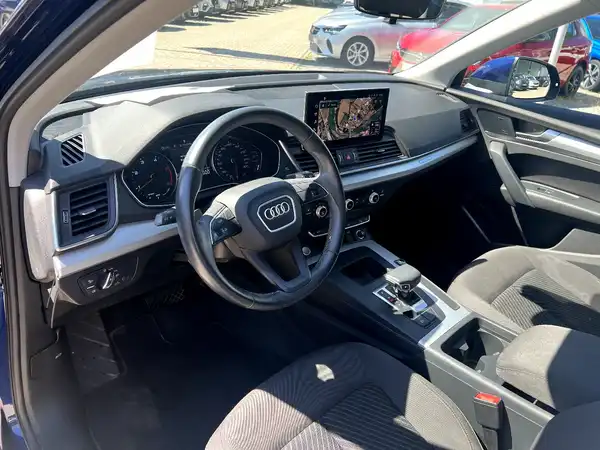 AUDI Q5 (10/28)