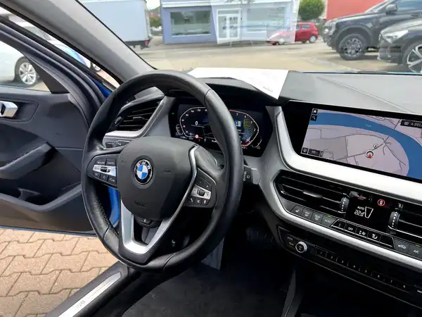 BMW 116 (27/28)
