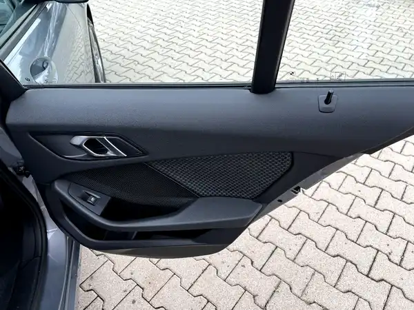 BMW 116 (15/27)