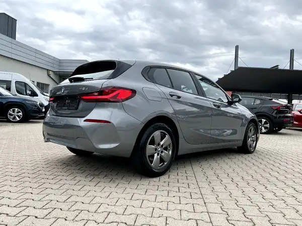 BMW 116 (4/27)