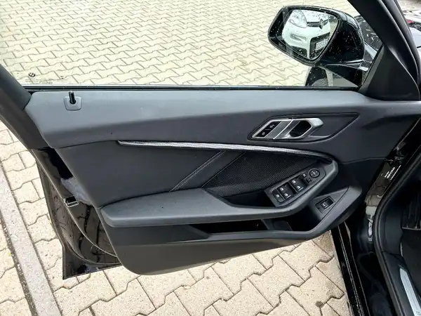 BMW 116 (10/27)