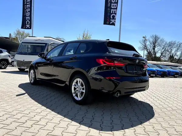 BMW 118 (2/28)