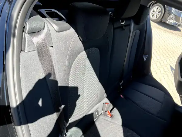 BMW 118 (16/28)