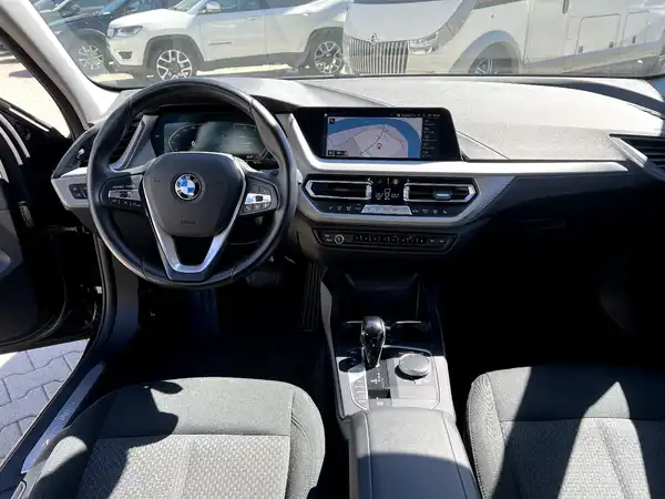 BMW 118 (18/28)
