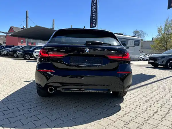 BMW 118 (3/28)