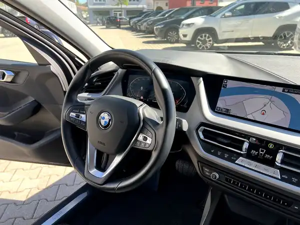 BMW 118 (27/28)