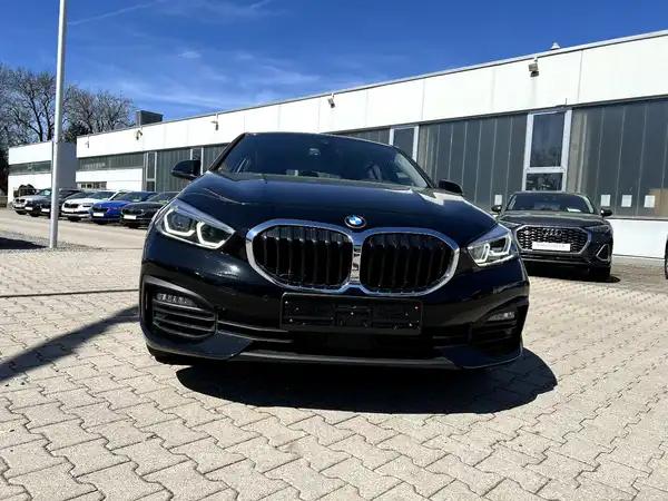 BMW 118 (6/28)