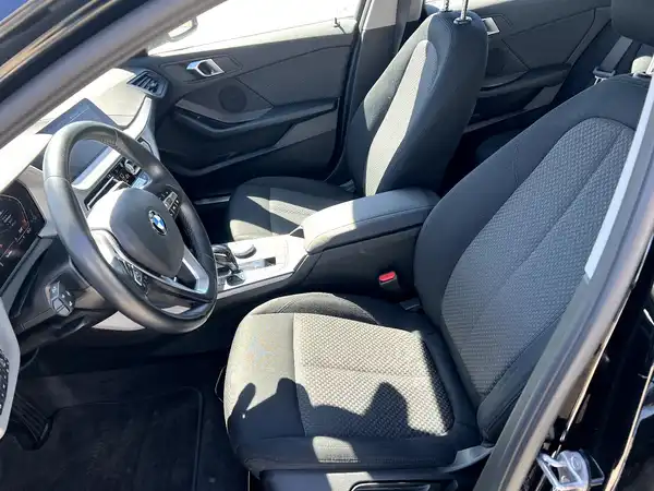BMW 118 (8/28)