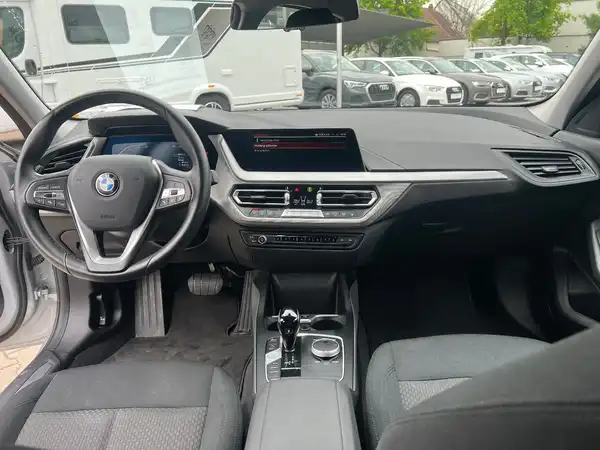 BMW 118 (18/28)