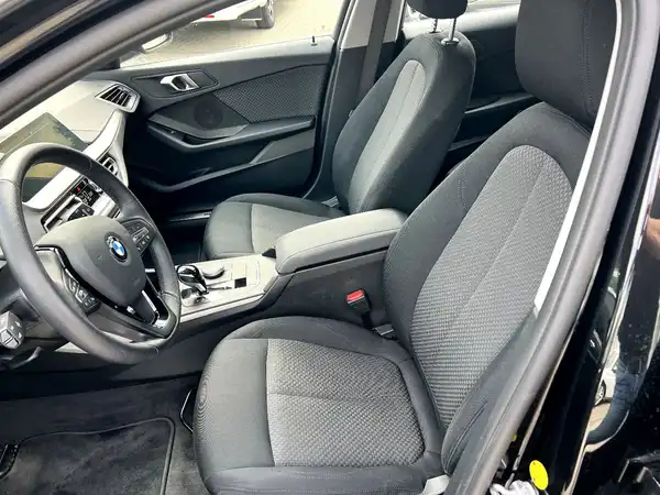 BMW 120 (8/27)