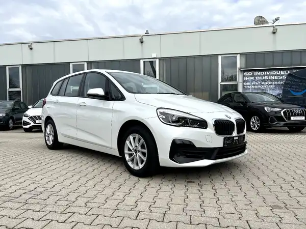 BMW 216 (5/28)