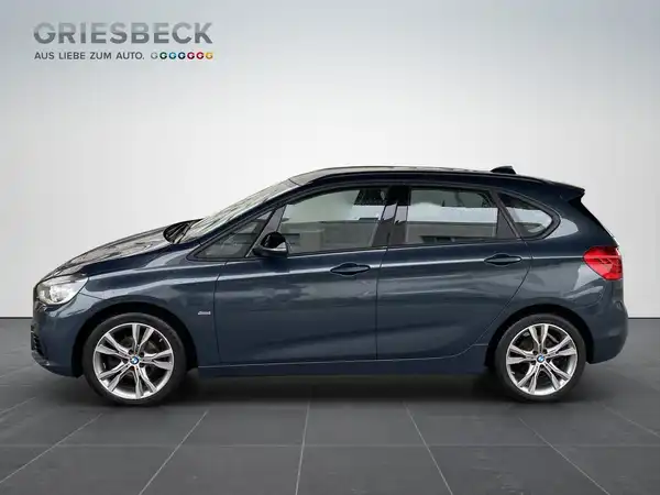 BMW 218 (2/22)
