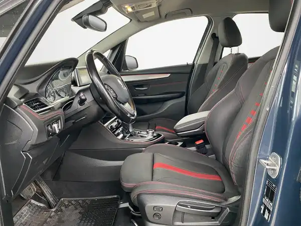 BMW 218 (7/22)