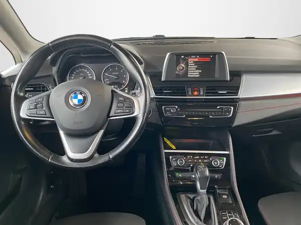 BMW 218 (8/22)