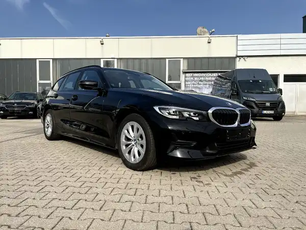 BMW 318 (5/27)