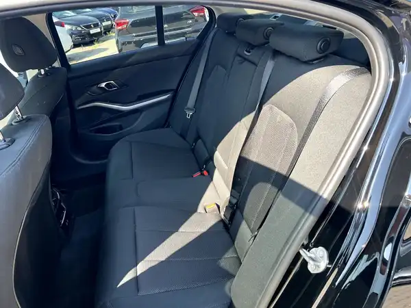 BMW 318 (13/27)