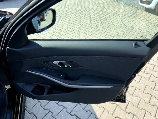 BMW 318 (19/27)