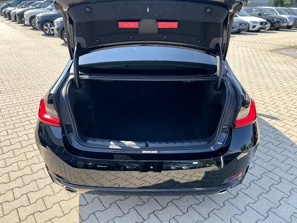 BMW 318 (7/27)