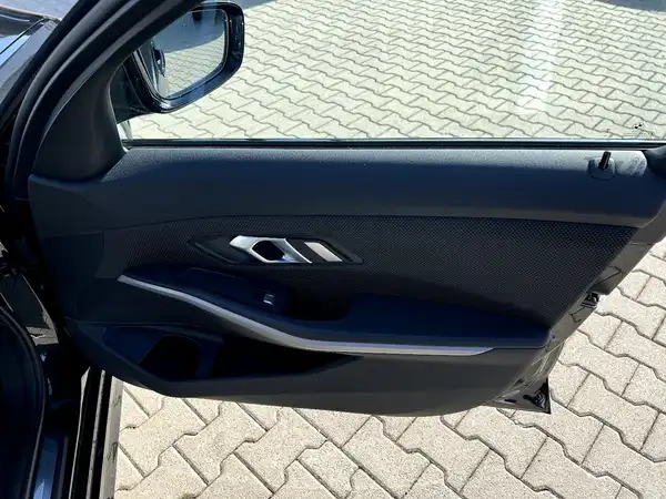 BMW 320 (22/29)
